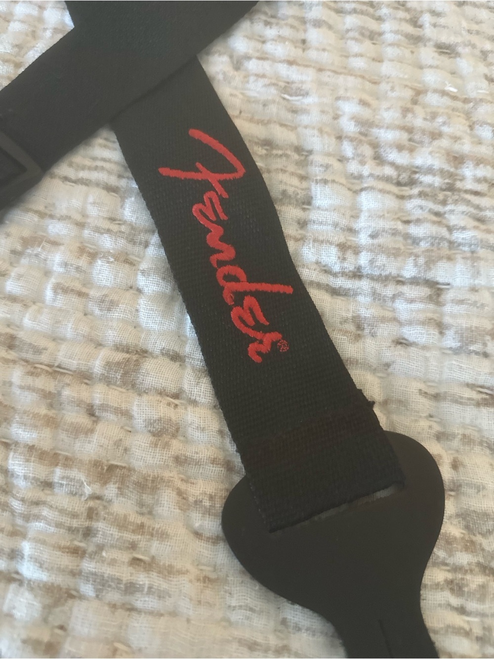 FENDER - Picture 2 of 5